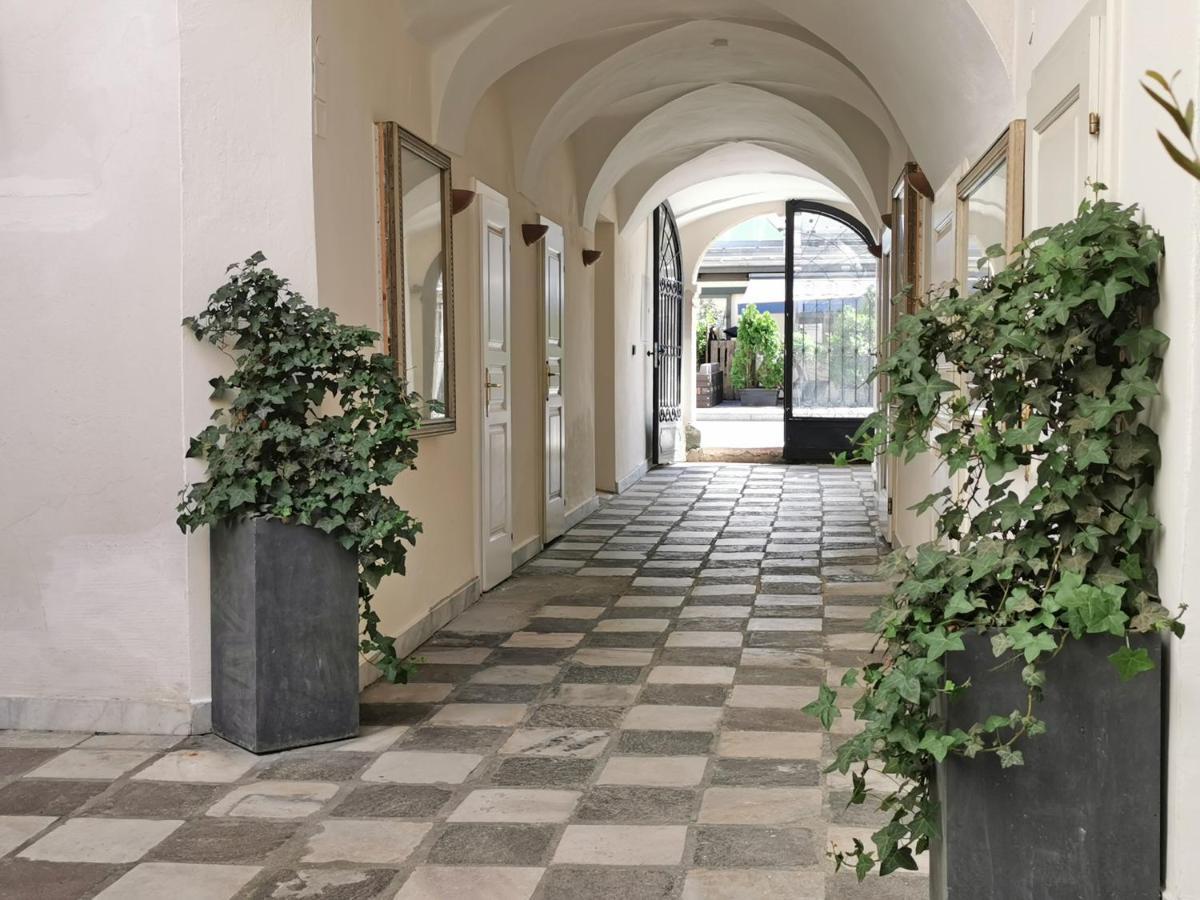 Stylische Cityapartments Benedikt Klagenfurt am Woerthersee Exterior photo